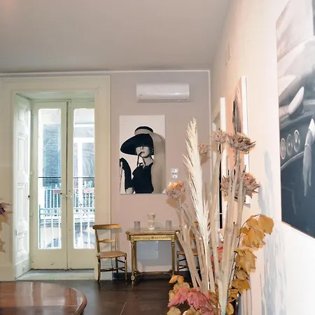 Rinascimento Casa Newman Neapel