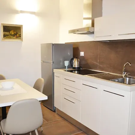Rinascimento Casa Newman Ferienhaus Neapel